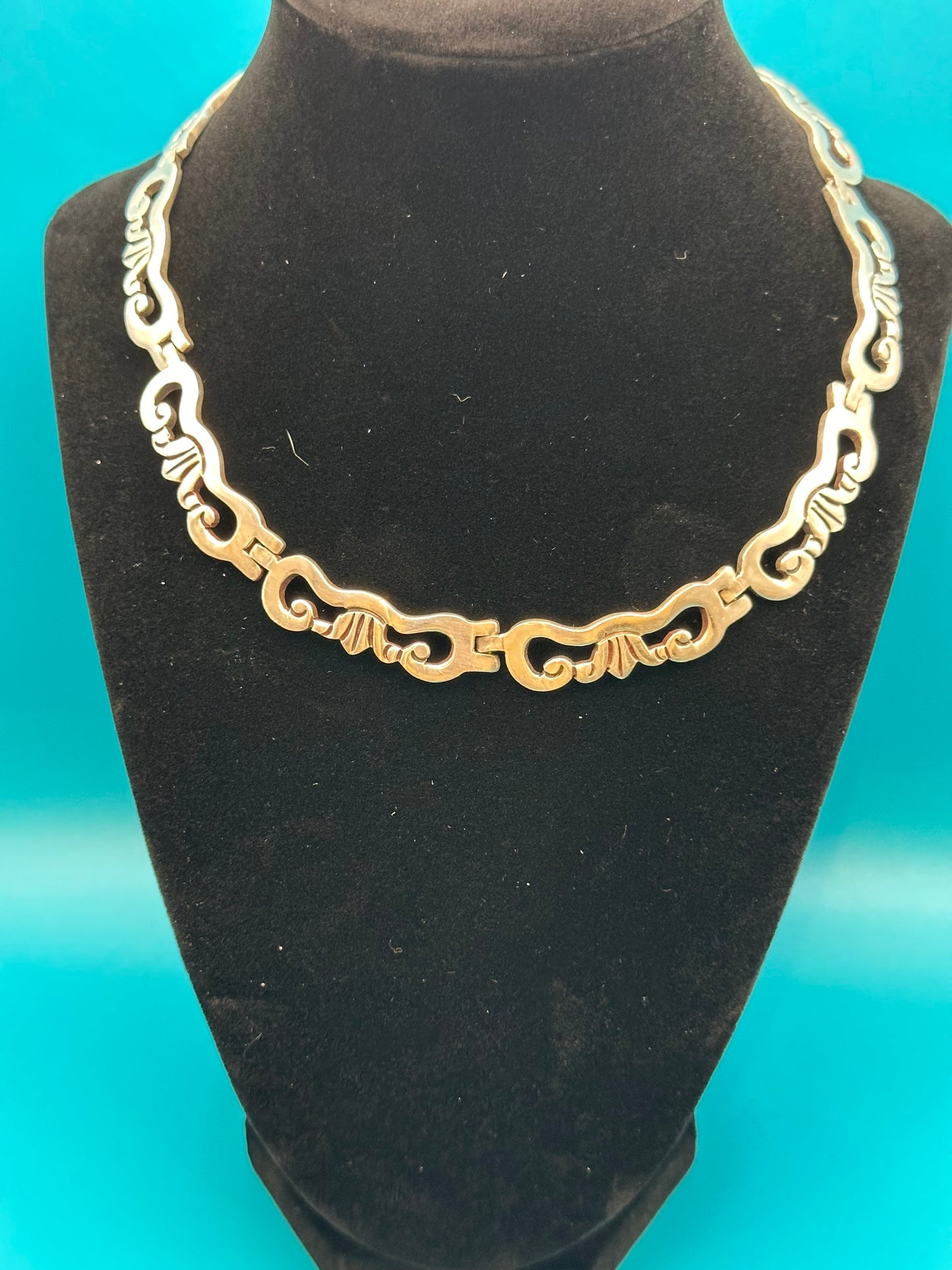 Vintage intricately designed sterling silver necklace 70g