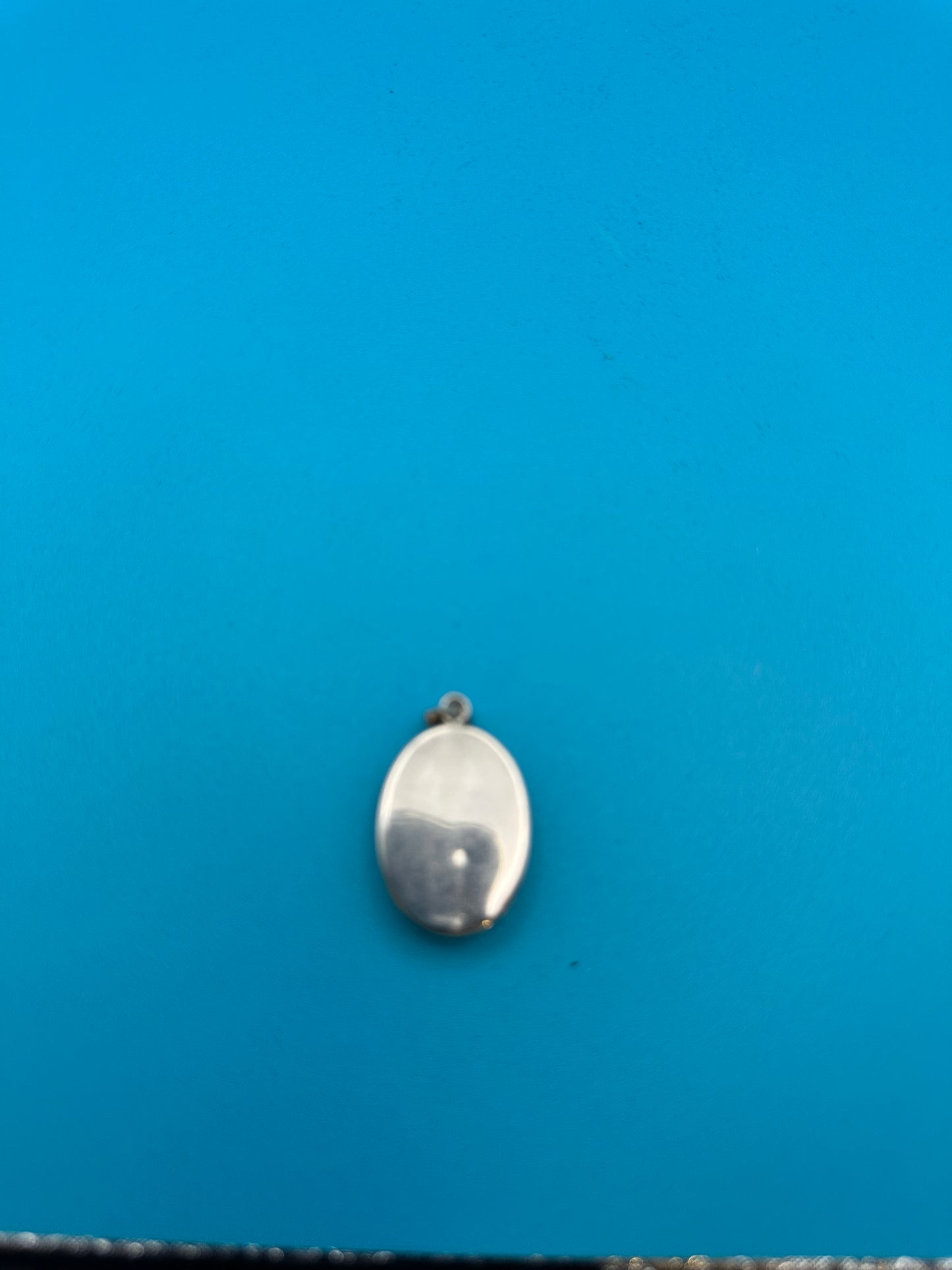 Vintage pretty green stone pendant
