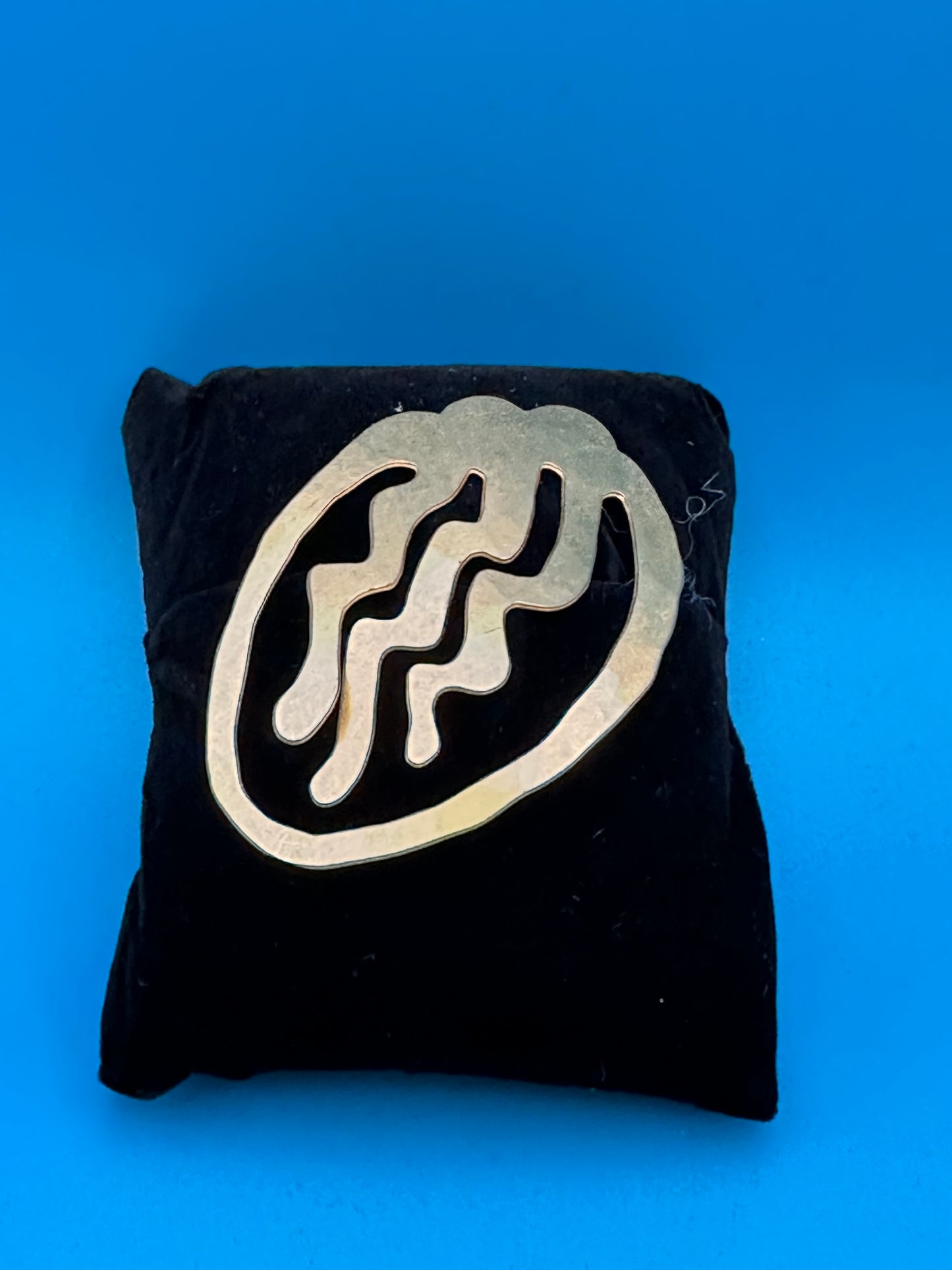 Contemporary design brooch