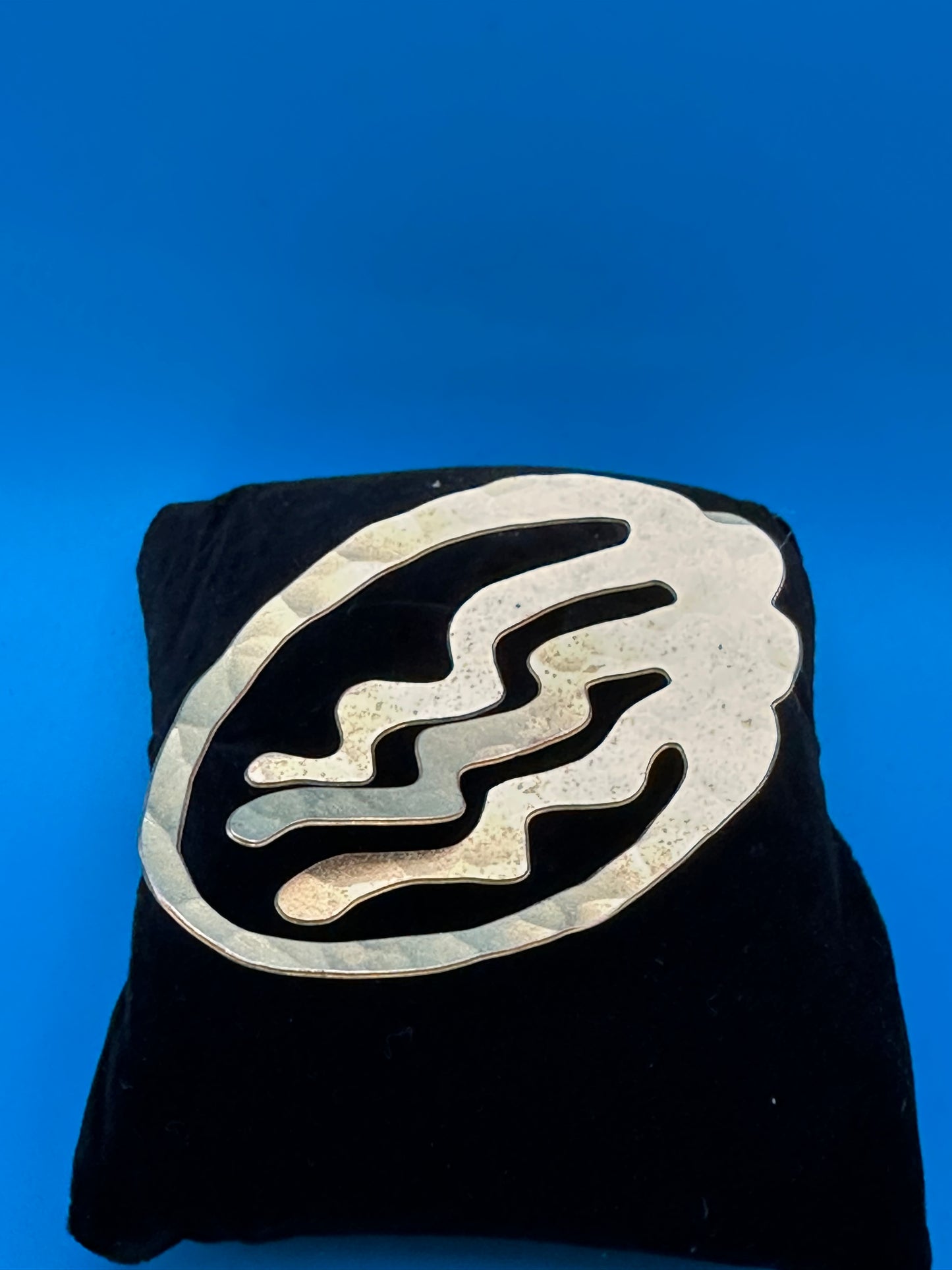 Contemporary design brooch