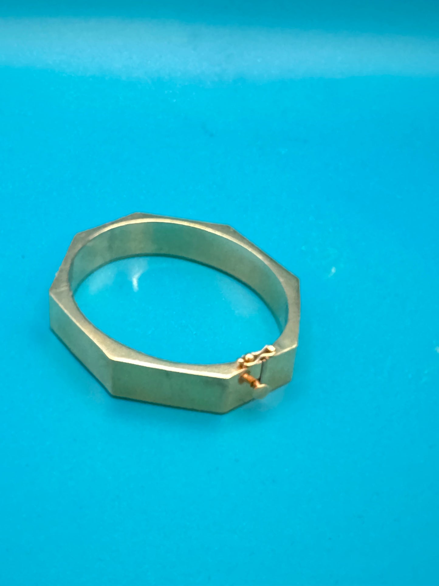 14 k gold octagonal bangle bracelet