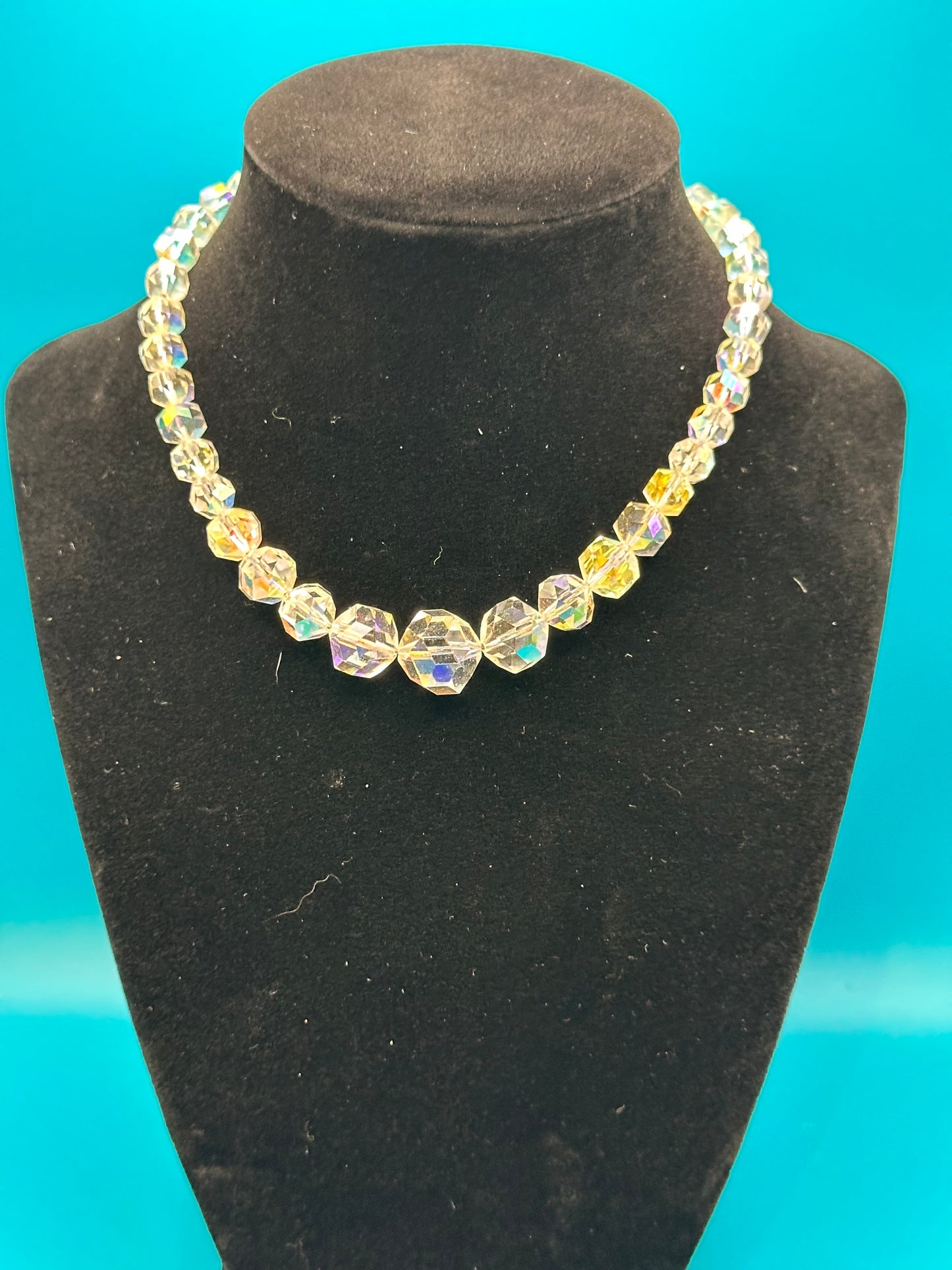 Beautiful vintage aurora borealis necklace