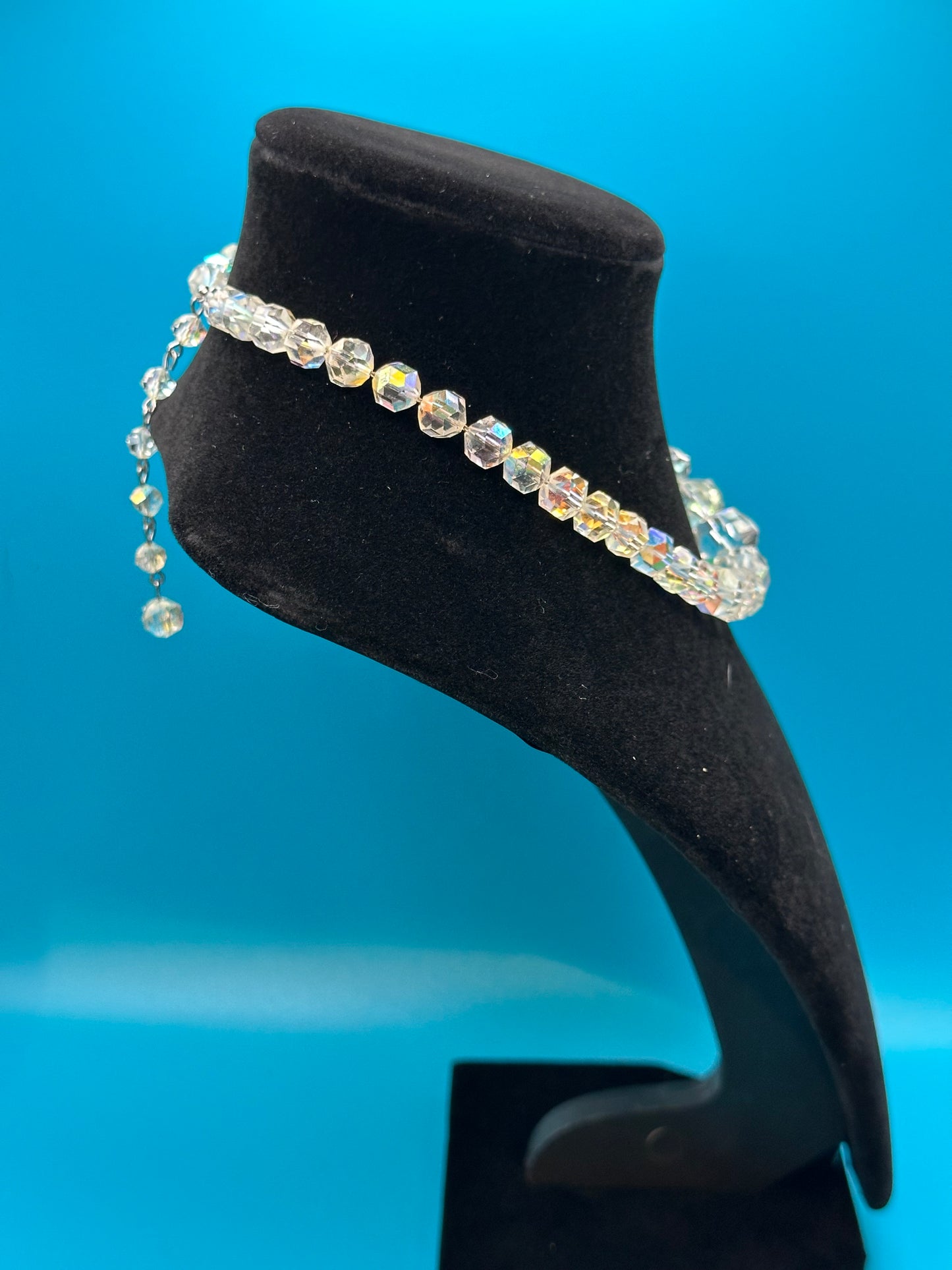 Beautiful vintage aurora borealis necklace