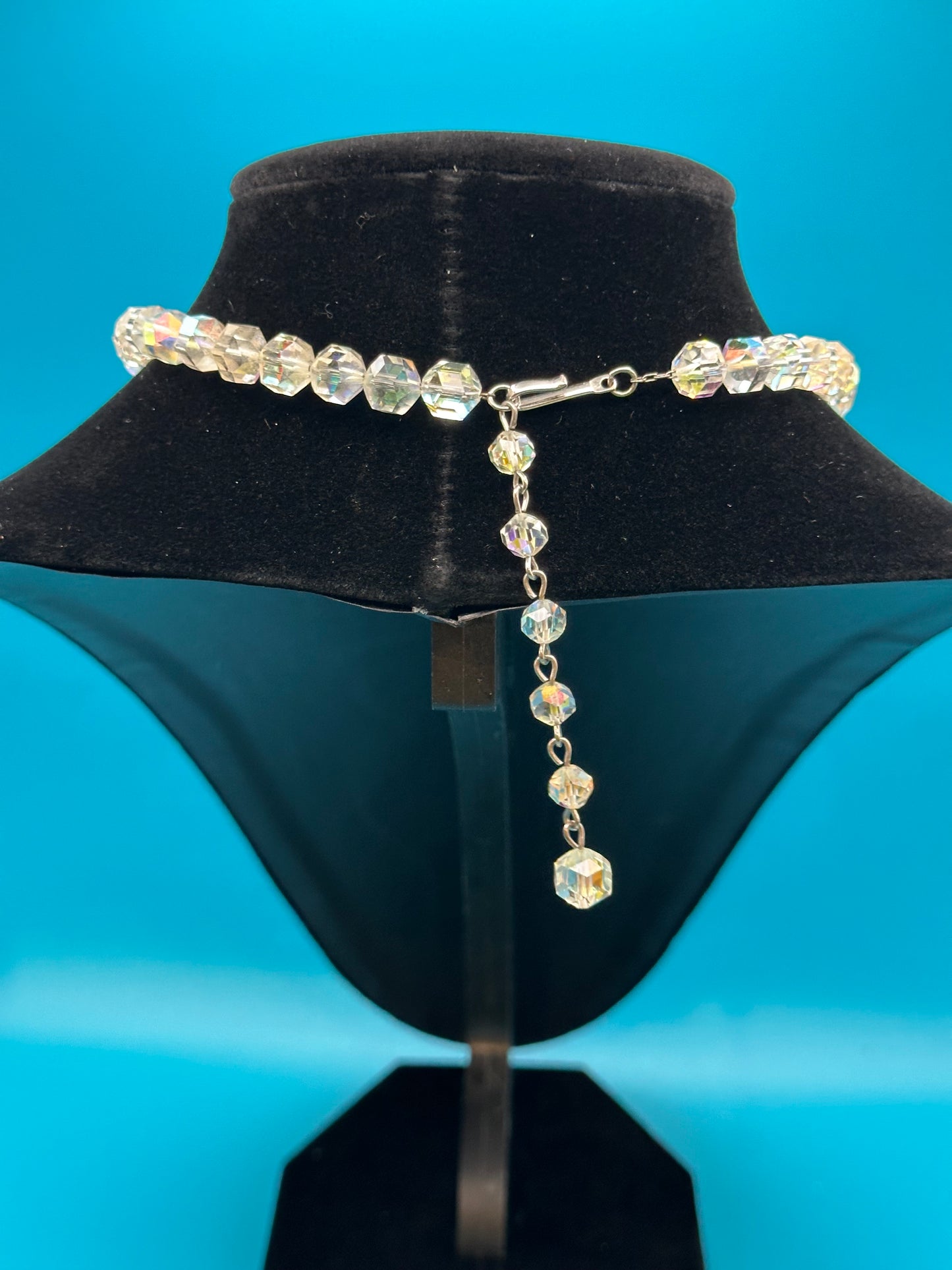 Beautiful vintage aurora borealis necklace