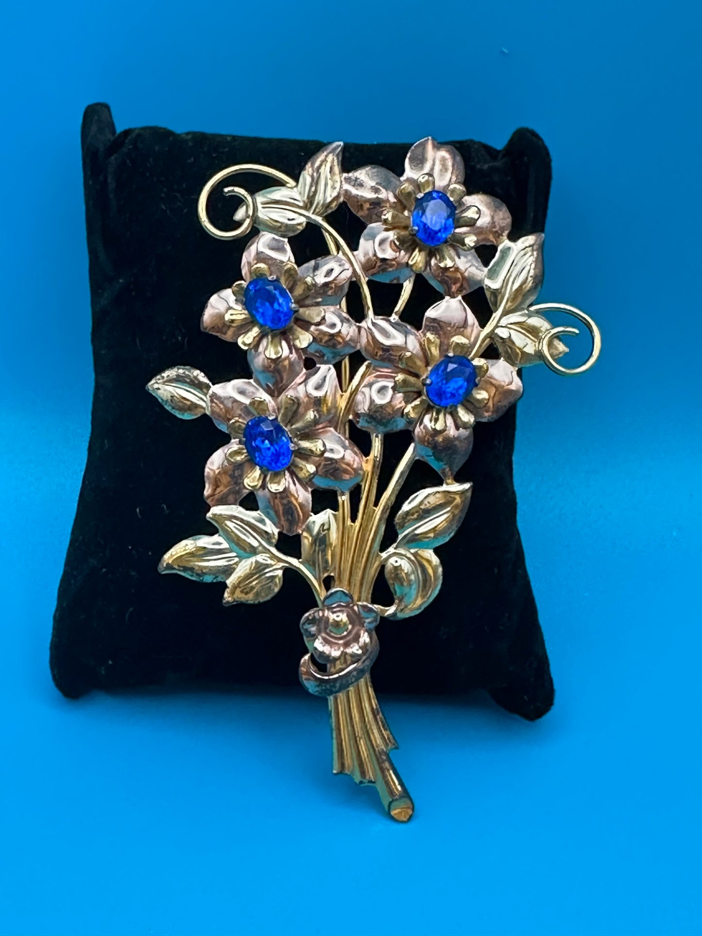 Vintage 1930's-1950's flower brooch