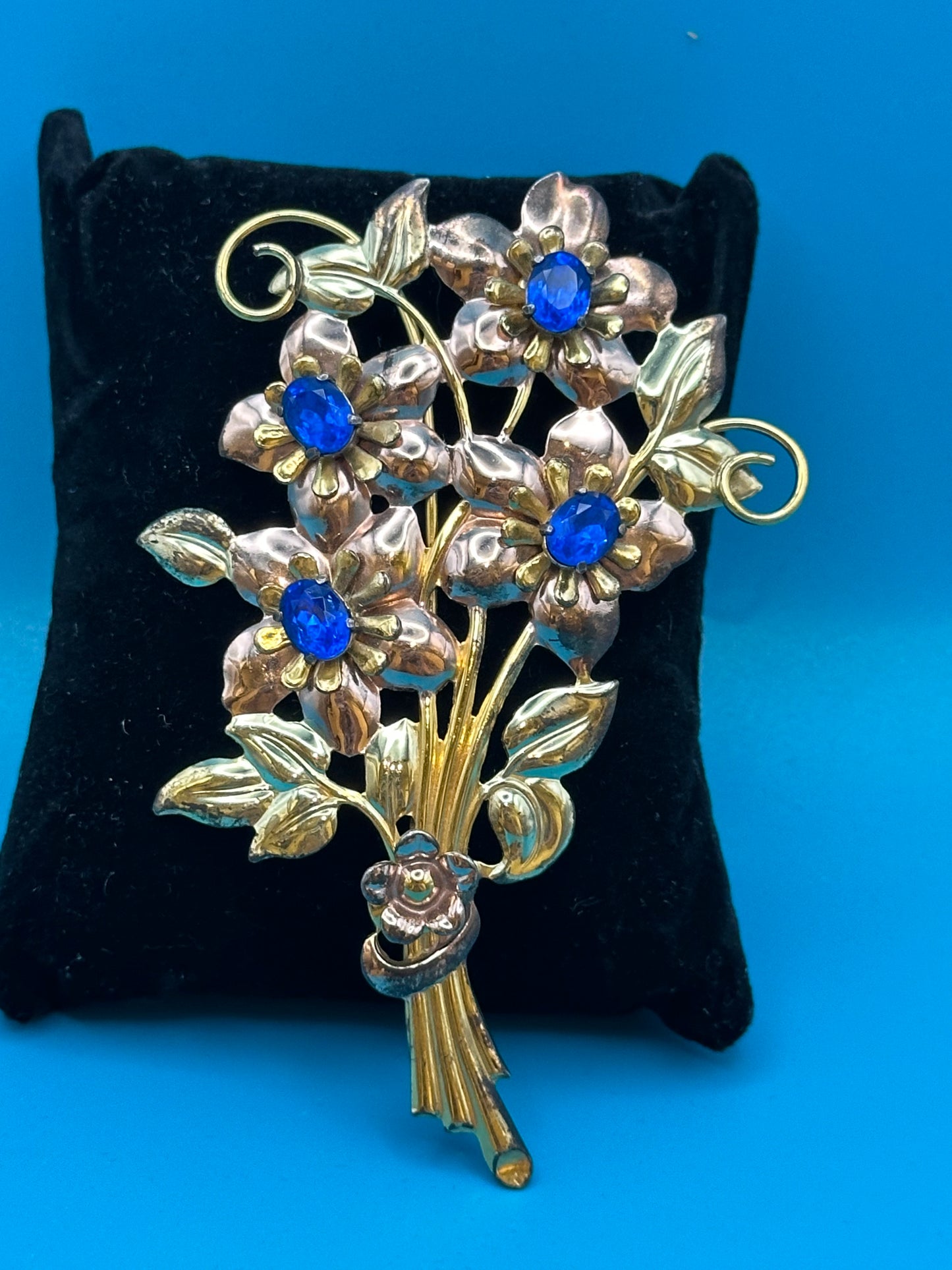 Vintage 1930's-1950's flower brooch