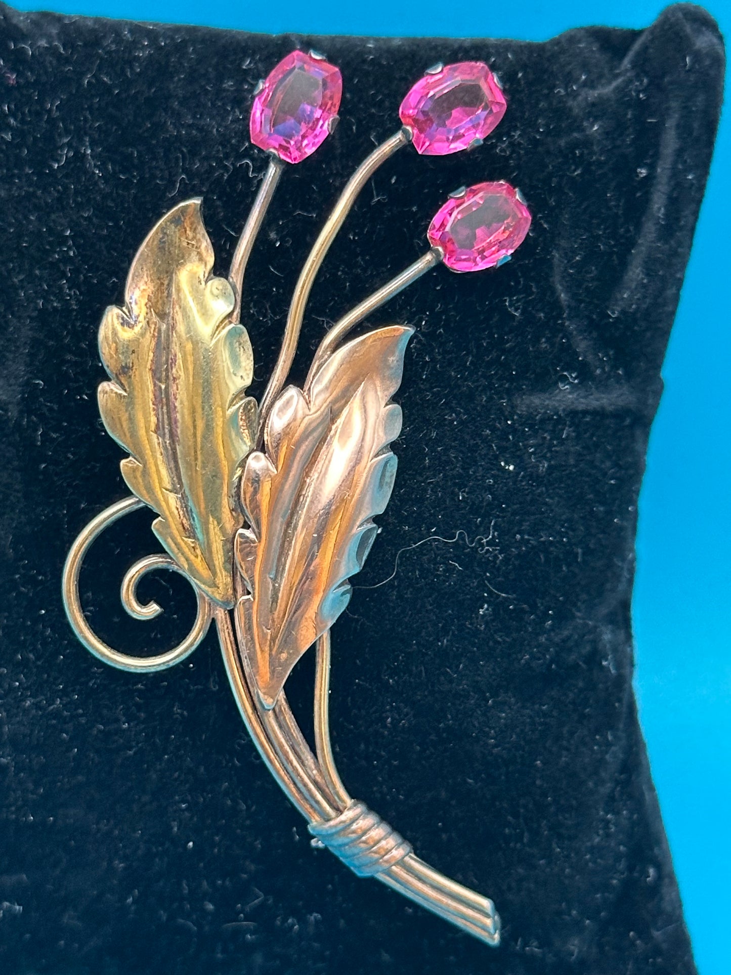 Vintage Van Dell flower brooch