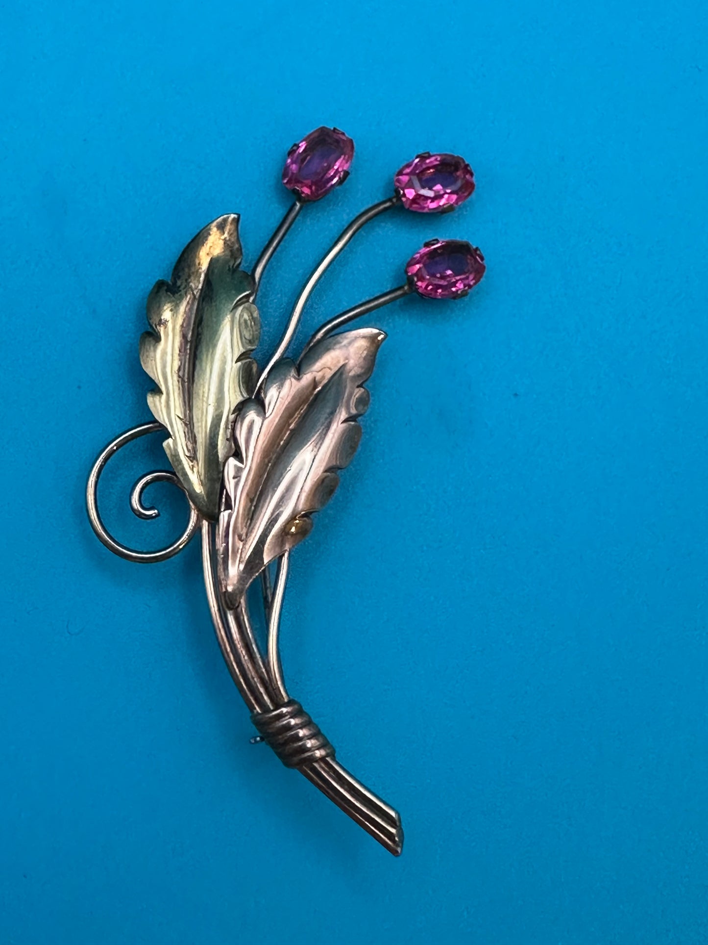 Vintage Van Dell flower brooch