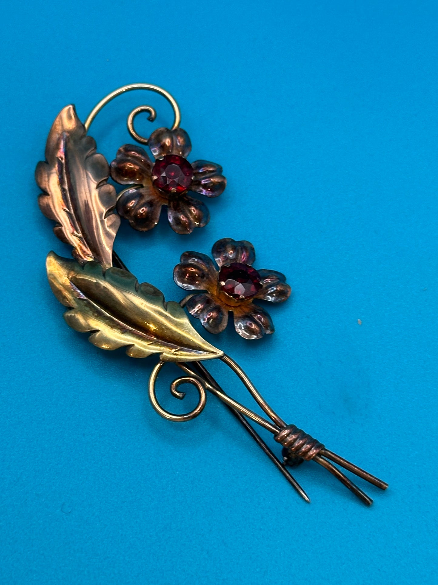 Vintage Van Dell flower brooch