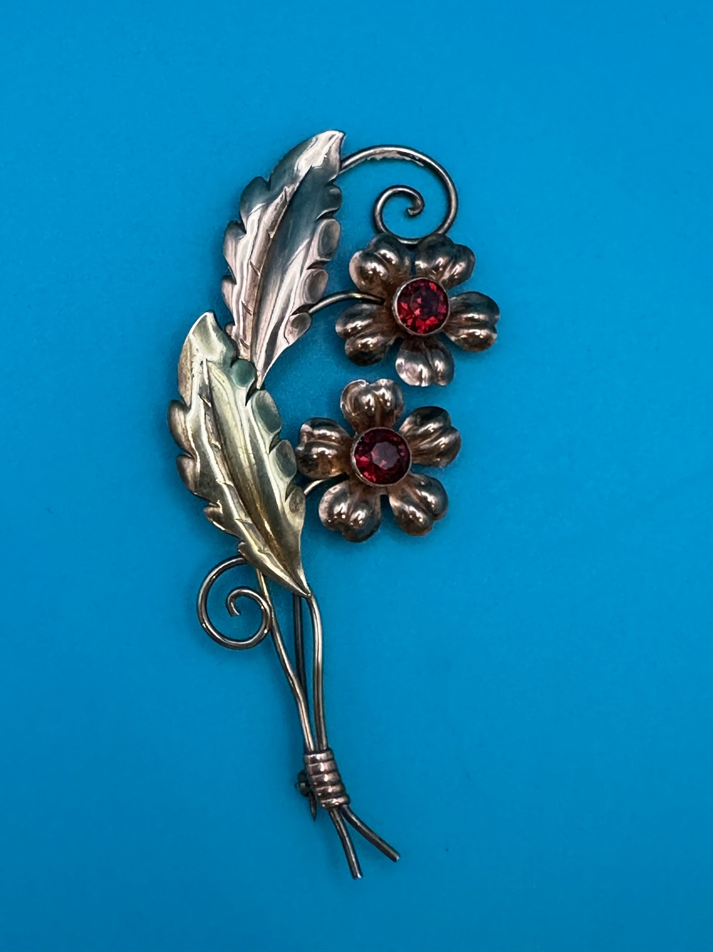 Vintage Van Dell flower brooch