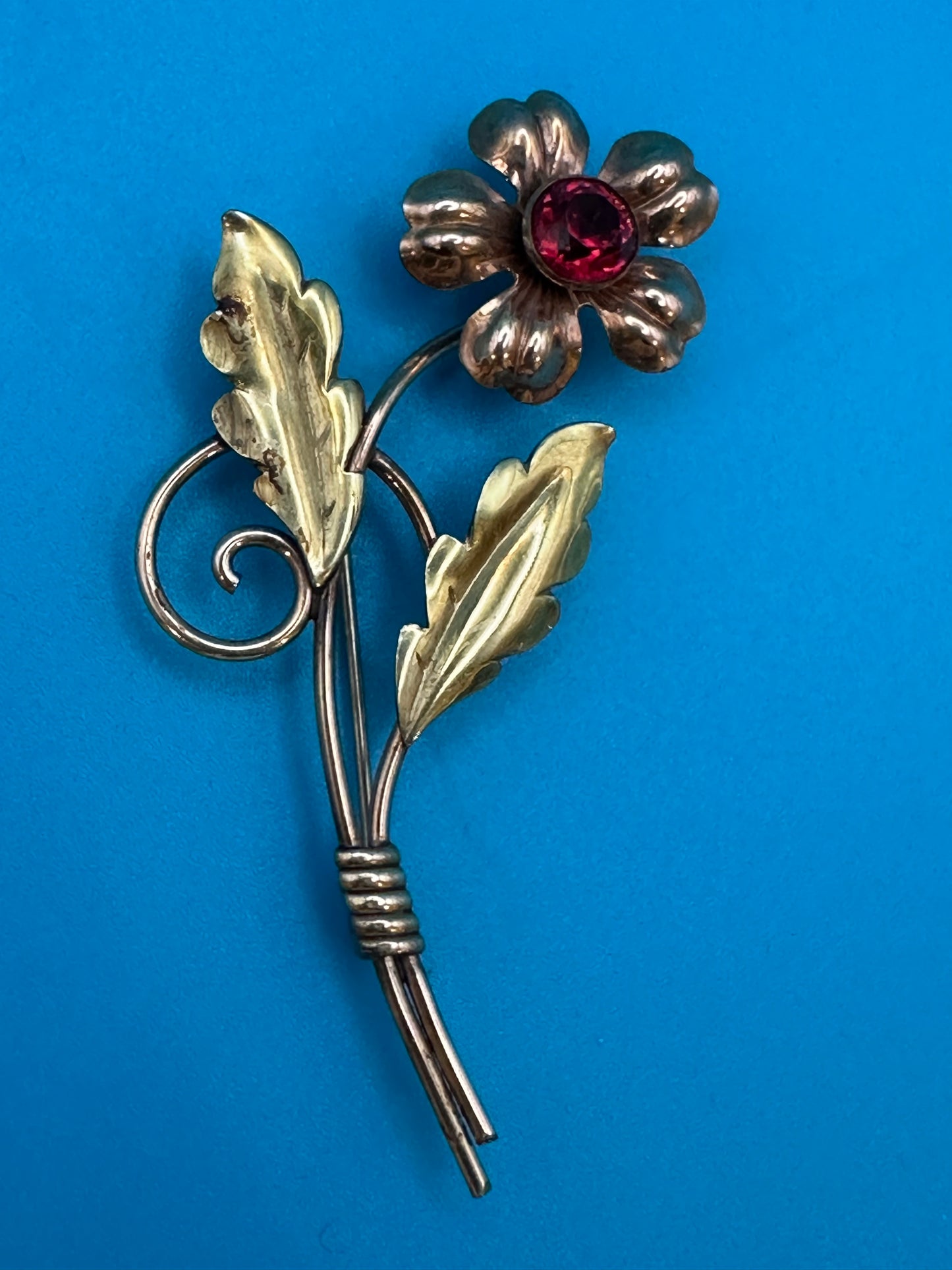 Vintage Van Dell flower brooch