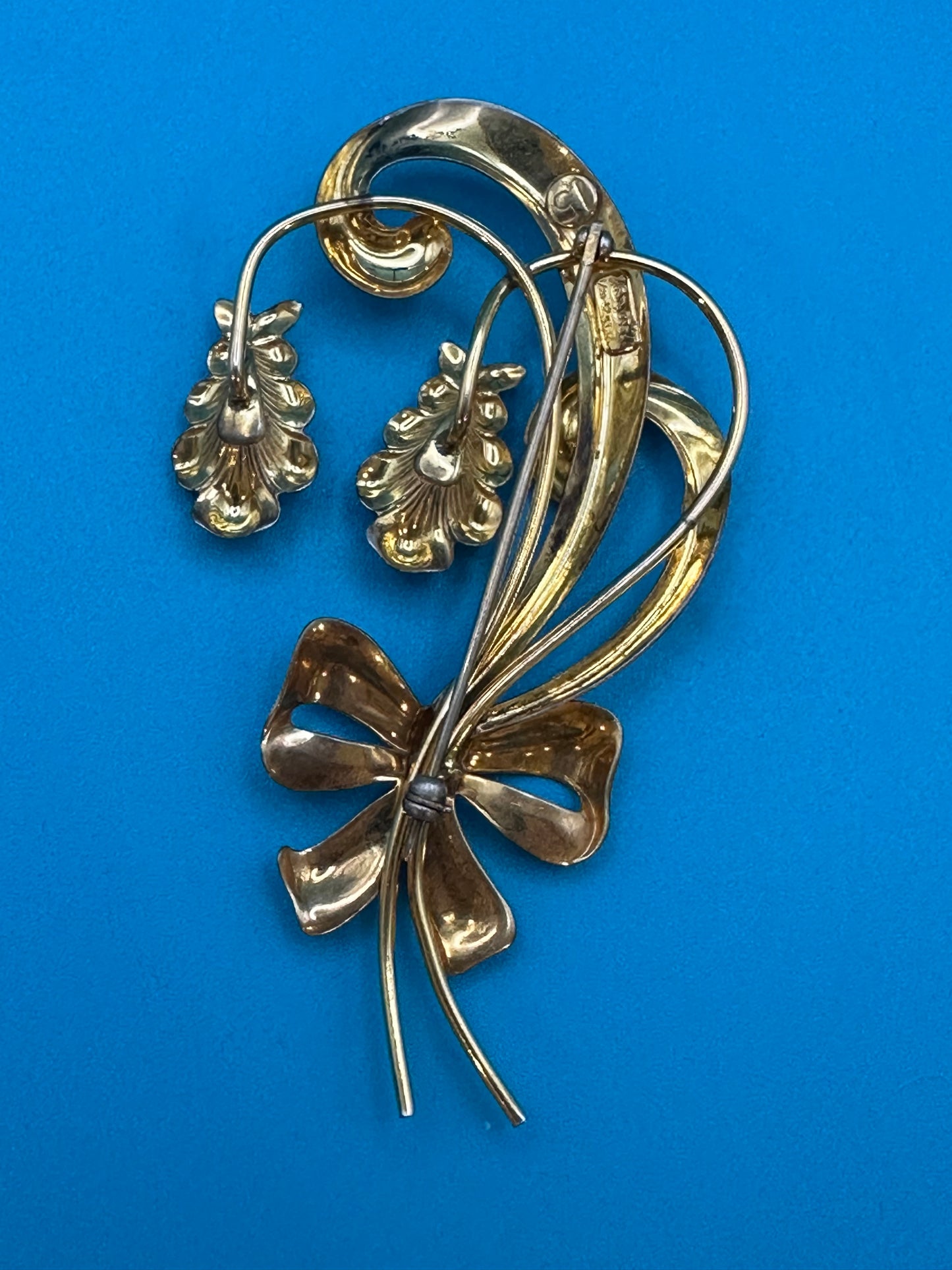 Vintage Van Dell brooch and earring set in original satin-lined box