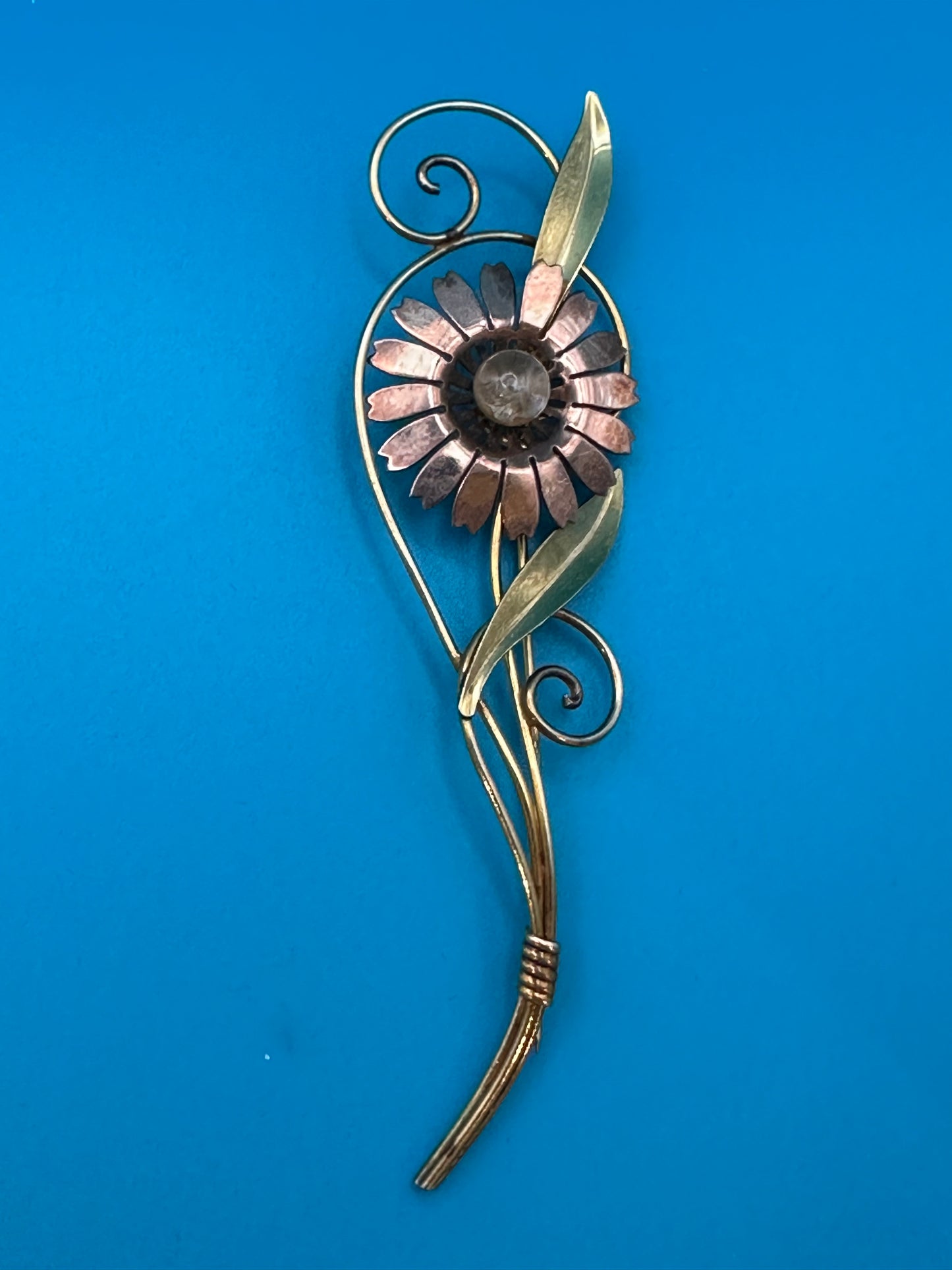Vintage Van Dell flower brooch