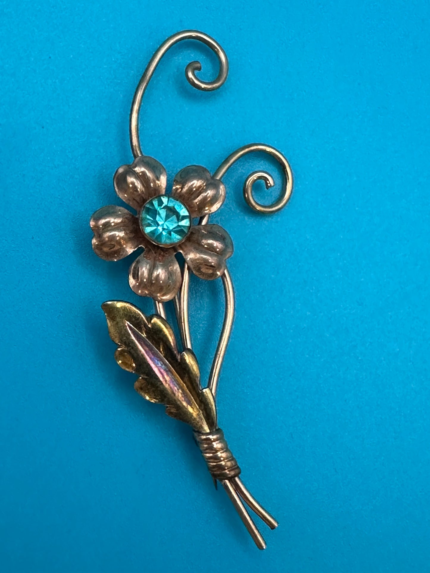 Vintage Van Dell flower brooch