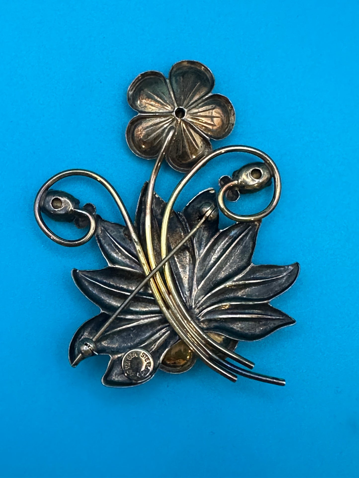 Vintage flower brooch, flowers and 2 buds