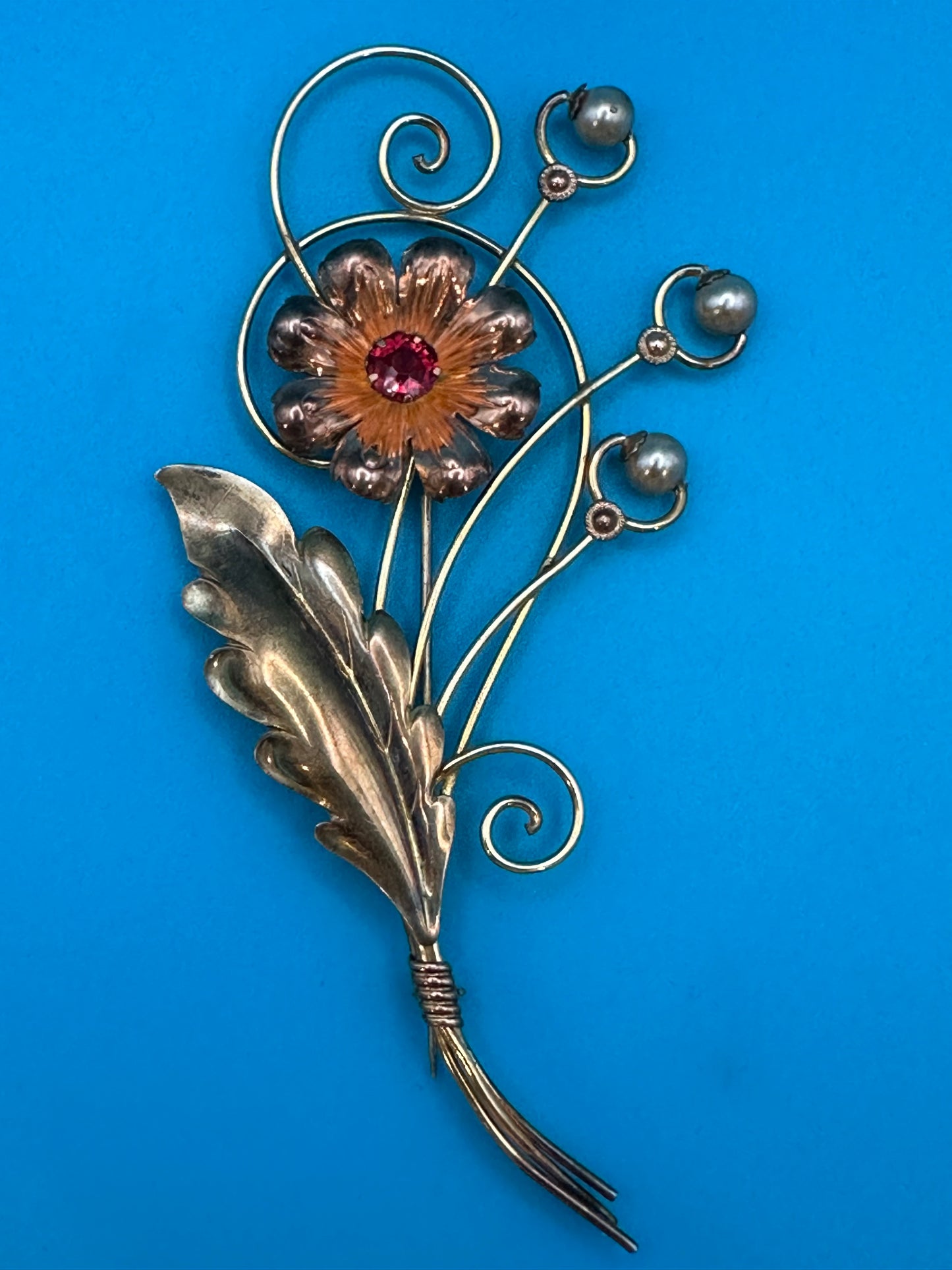 Vintage Van Dell flower brooch