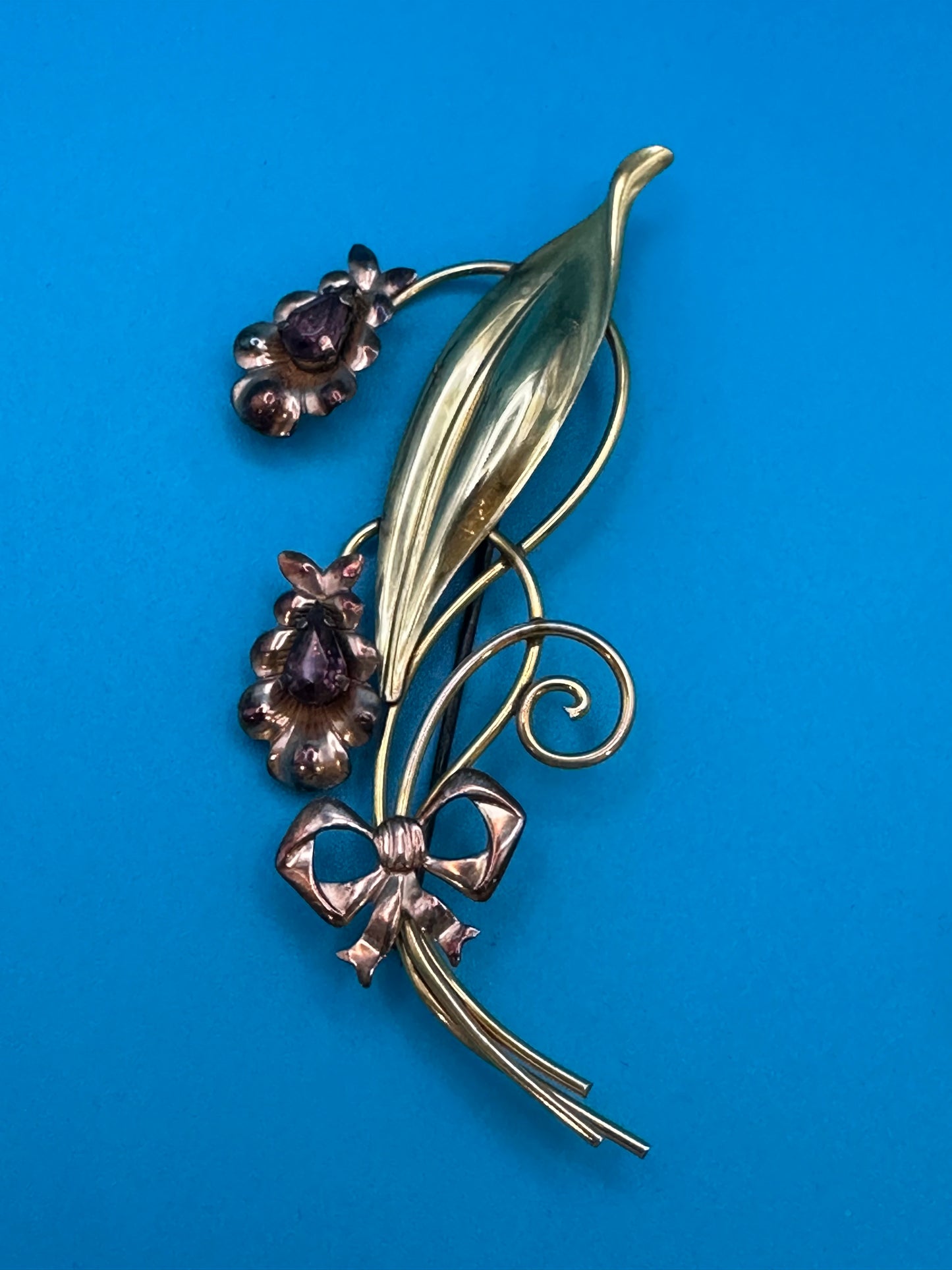 Vintage Van Dell flower brooch