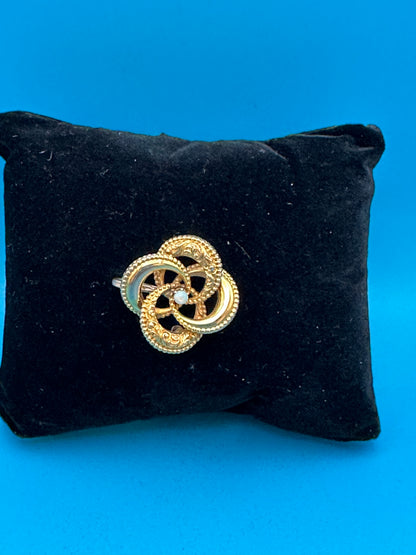 Vintage gold brooch/necklace with tiny opal in the center