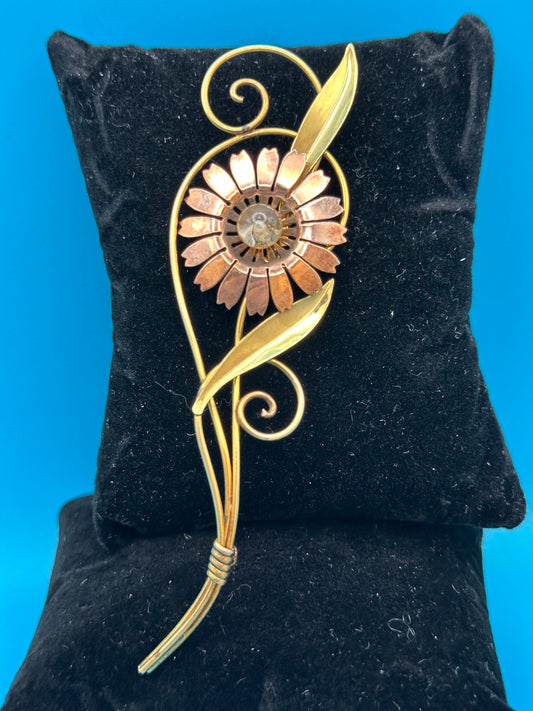 Vintage Van Dell flower brooch