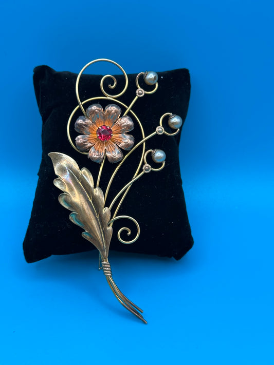 Vintage Van Dell flower brooch