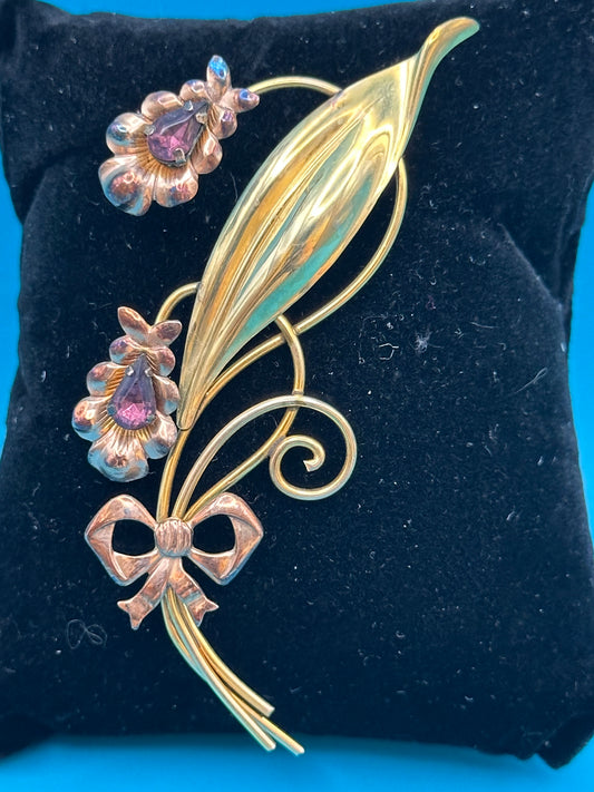 Vintage Van Dell flower brooch
